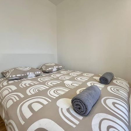 T2 Renove A 15 Min De Lyon Lägenhet Pierre-Bénite Exteriör bild