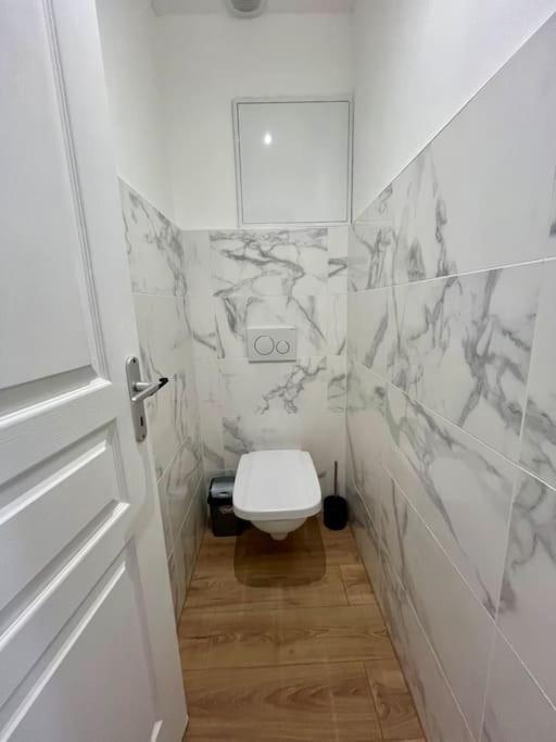 T2 Renove A 15 Min De Lyon Lägenhet Pierre-Bénite Exteriör bild