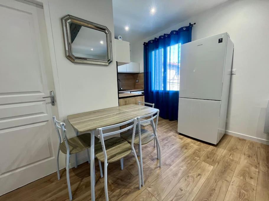 T2 Renove A 15 Min De Lyon Lägenhet Pierre-Bénite Exteriör bild